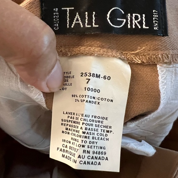 TALL GIRL TAN/ CARMEL TROUSERS IN A SIZE 7… 14” WAIST… 35” INSEAM… 11” RISE. - Picture 6 of 12